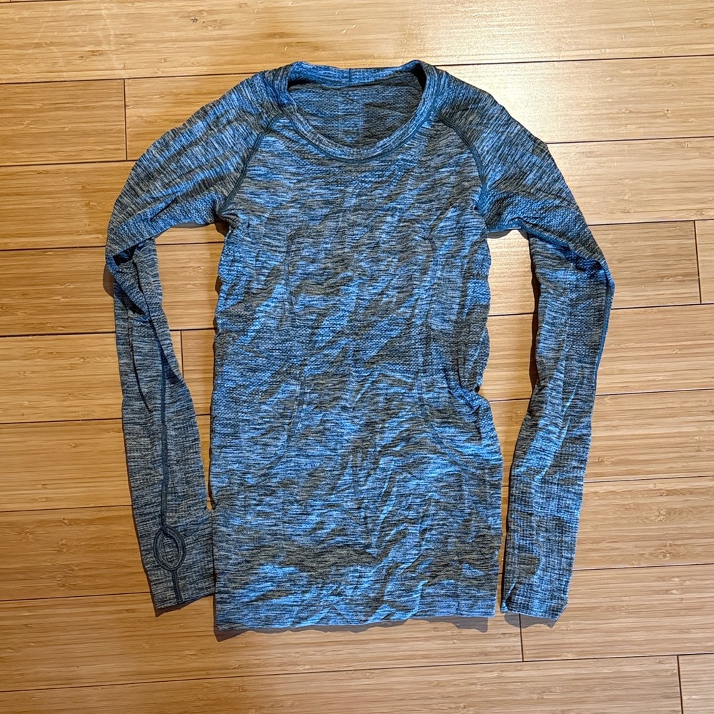 Heathered Green Lululemon long sleeve swiftly